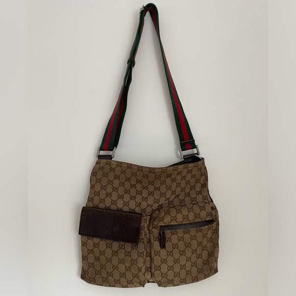 Gucci Messenger bag . look at the photo carefully - Picture 1 of 16